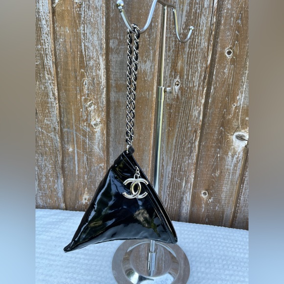 Chanel pyramid purse - Picture 4 of 16